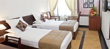 Hotel Pookodans International Kondotty Esterno foto